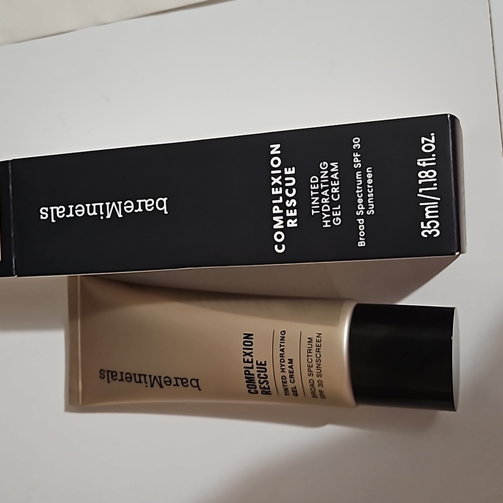 Bare Minerals Complexion Rescue - Picture 8 of 9